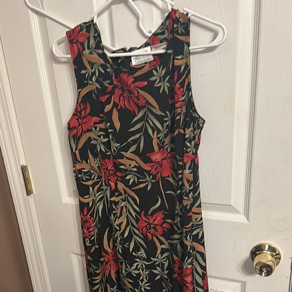 Katie Lee floral  Sleeveless Dress - Black and Red size 12/14